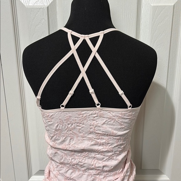 Anthropologie light pink scrunch tank top - Picture 3 of 8